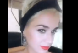 Katy Perry, in vacanza a Capri ascolta Jovanotti e Baby K