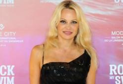 Pamela Anderson: addio dopo soli 9 giorni al suo ristorante sexy vegano