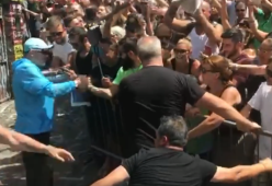 Vasco Rossi: i fan assediano ancora la villa di Zocca!