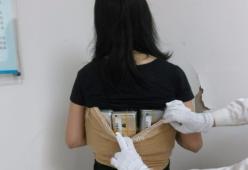 Arrestata trafficante di Iphone, ne aveva 102 legati al corpo