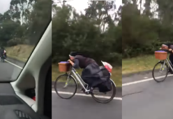 Video: suora a tutta velocità in bicicletta sul cammino di Santiago
