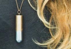 Emergency Tampon: arriva il ciondolo di design che “salva” le donne nel periodo mestruale