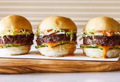 175 milioni di hamburger da una sola mucca: lo studio di una startup
