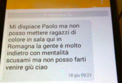 Cervia, giovane cameriere milanese rifiutato via sms perché di colore
