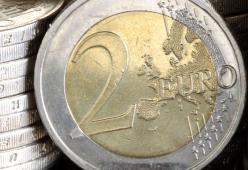 Attenzione alle monete da 2 euro false: come fare per riconoscerle