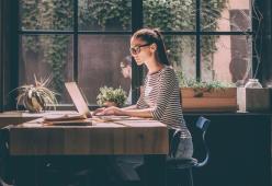Bisognerebbe lavorare 4 ore al giorno per essere più efficienti