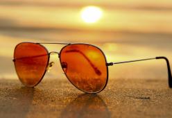 Chi ha inventato gli occhiali da sole? 