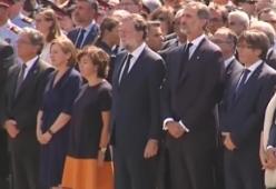 “Non ho paura”, ecco il grido della folla per rispondere all'attentato di Barcellona. Il video