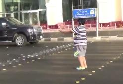 14enne arrestato per aver ballato la “Macarena” in pubblico, il video