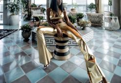 Ecco la modella con le gambe più lunghe del mondo: oppure no?
