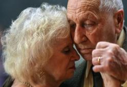 Lui 90 anni, lei 82, si innamorano grazie al tango