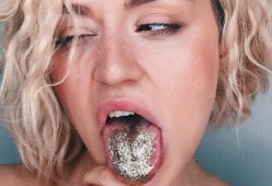Lingua glitterata: ecco l'ultima, folle,  tendenza di Instagram