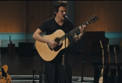 Harry Styles: ecco la versione live di "Two Ghost"