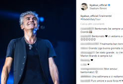Ligabue torna sul palco e svela le prime clip del suo nuovo film