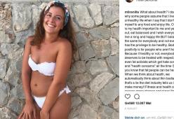 Maestra posta foto in bikini su Instagram: polemiche per “immagine sbagliata”