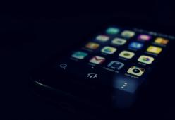 Google revoca licenza Android a Huawei: ecco cosa cambia per i clienti