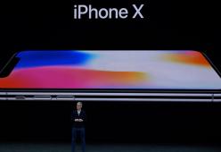 Presentato il nuovo iPhone X, “imporrà gli standard per i prossimi dieci anni”