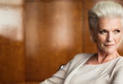 Modella a 69 anni: ecco la storia di Maye Musk