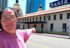 Si sposa con una stazione dei treni che ama da 36 anni: “È stato il giorno più bello della mia vita”