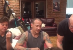 Chester Bennington: la moglie posta un video girato in casa poco prima del suicidio