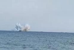 [Video] Tragedia all’air show: aereo cade in mare in diretta, muore il pilota