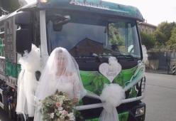 Prato: guardate con cosa arriva all'altare, questa giovane sposa 