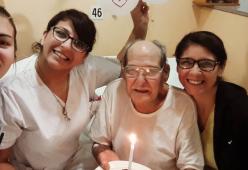 Finge malore e va in ospedale, ma era una scusa per non passare il compleanno da solo