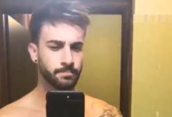 Andreas Muller pubblica una Storia super hot su Instagram!