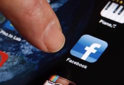 Mettono "Like" a un post offensivo su Facebook: 7 persone a processo