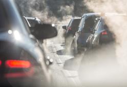 Lo smog fa più vittime degli incidenti stradali 