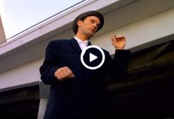 R.E.M. - Everybody Hurts 