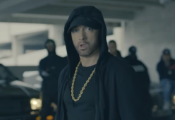 Eminem, freestyle di fuoco contro Donald Trump: "O state con me o con lui"