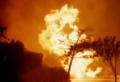 La California brucia causando morti e dispersi