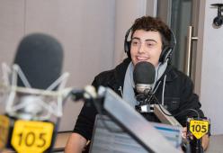 Le foto di Michele Bravi a 105 Mi Casa