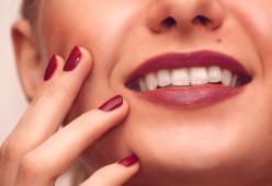 Un neo sul viso svela chi sei: qualche curiosità su questa amabile imperfezione