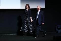 Monica Bellucci bacia Tornatore e lo difende dalle accuse di molestie