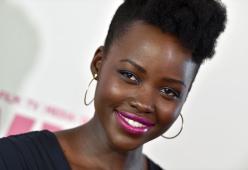 Grazia UK “stira” i capelli di Lupita Nyong’o e lei si infuria sui social

