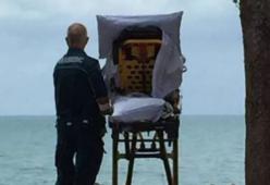 Malata terminale ha un ultimo desiderio e gli infermieri fermano l'ambulanza per realizzarlo