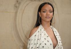 Rihanna, in manette suo zio: vendeva capi contraffatti della nipote