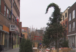 L’albero di Natale più brutto è a Montréal (anche quest’anno)