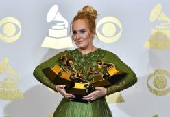 Adele chiede di accelerare le indagini sull'incendio alla Grenfell Tower di Londra
