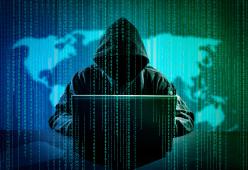 Truffe natalizie online: state attenti a super-offerte, app di Natale ed e-mail di auguri 