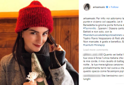 Arisa dice addio ai tagli corti e sfoggia la sua nuova chioma di capelli