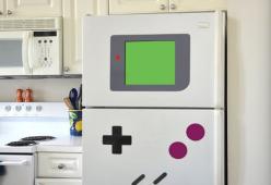 Arrivano le calamite che trasformano il frigo in un Game Boy 