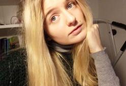 18enne italiana si rivolge a un sito di escort e mette all’asta la sua verginità