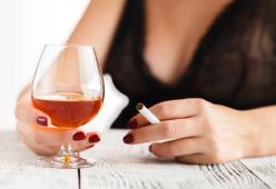 Drink gratis per donne in lingerie, comune argentino chiude night club