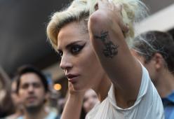 Lady Gaga sta di nuovo male: cancellato il tour