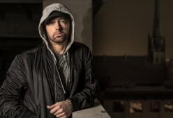 Eminem, il lyric video di "Untouchable" è geniale. Guardalo qui