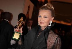 Barbara Bouchet vive con 511 euro di pensione (e il figlio Alessandro Borghese è più famoso di lei)