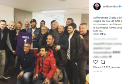 Jovanotti accoglie al suo concerto la Fiorentina nel nome di Davide Astori